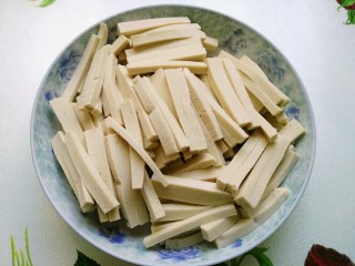 鱼香千叶豆腐丝 