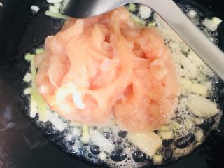 胡萝卜丝炒鸡丝 