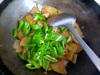 尖椒土豆片小炒肉 