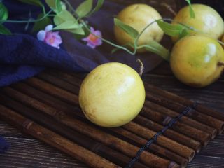 冬喝金色百香果蜂蜜茶 