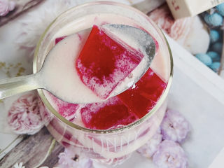 ?秋天的第一杯火龙果撞燕麦奶‼️ 